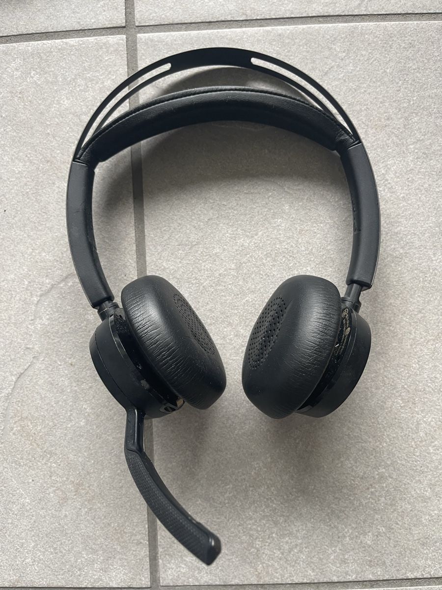 Casques audio: Poly Voyager Focus Headset – D'occasion à Hausen am Albis par Nitram12 1
