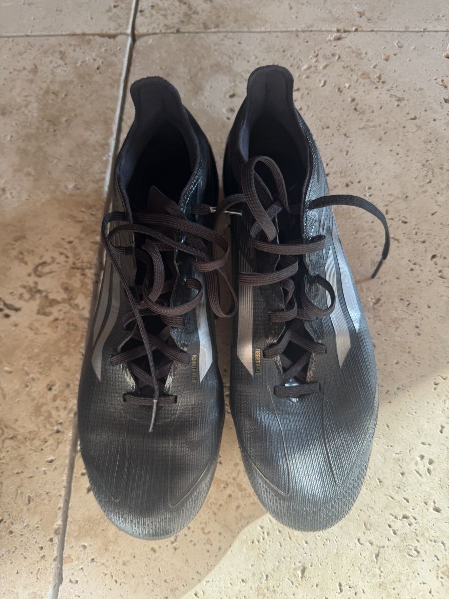 Scarpe da uomo: Fussballschuhe Adidas Grösse 44 – Nuovo (secondo la descrizione) da Buchrain venduto da Babyblau777