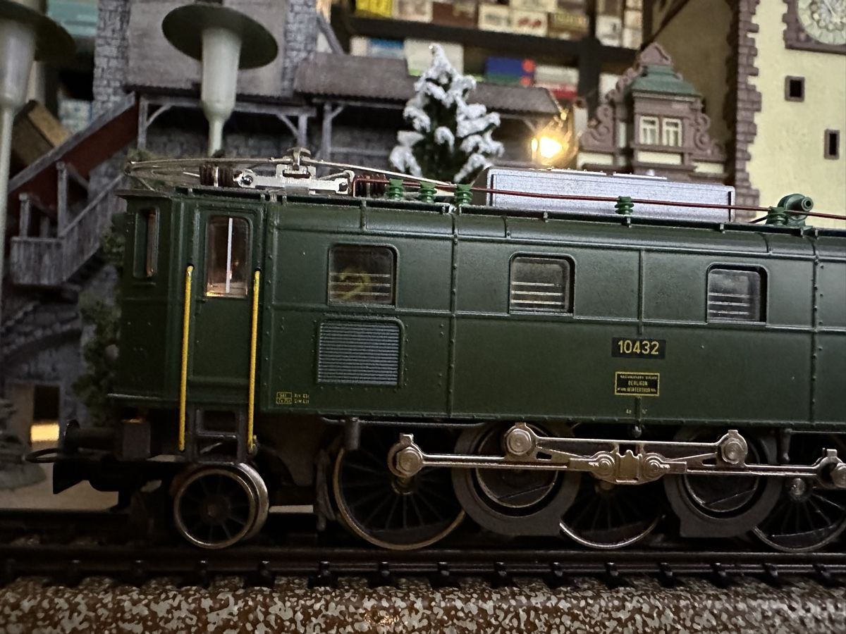 Märklin Modelleisenbahnen: Märklin 3167 SBB Ae 3/6 digital HLA – Gebraucht aus Lupsingen von New-Haven 1