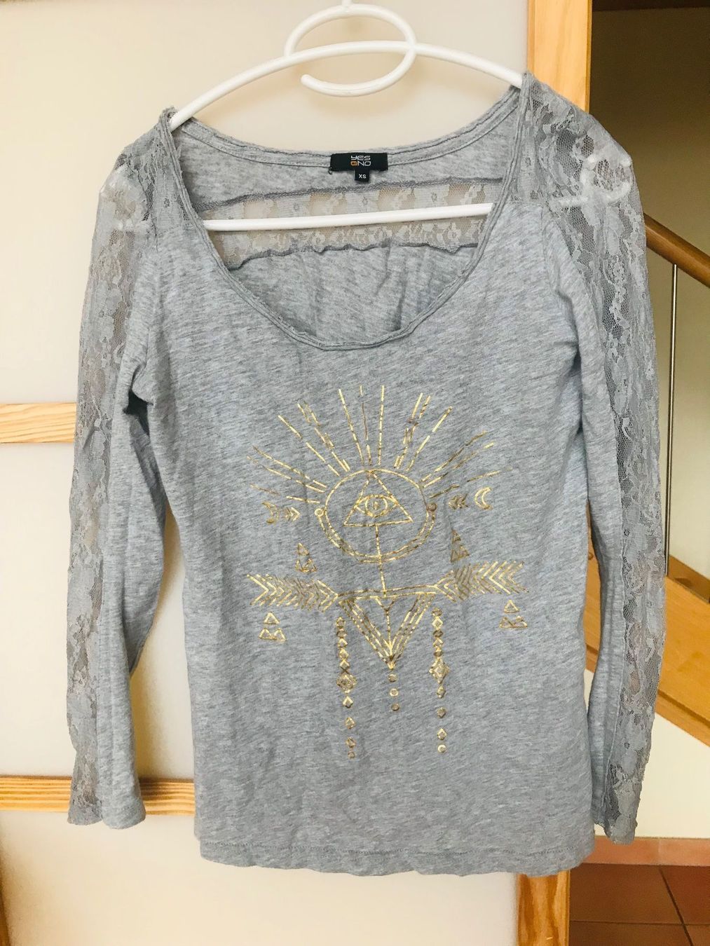 Tops: Haut Yes & No – Gebraucht aus Belmont-sur-Lausanne von chu_vxf5