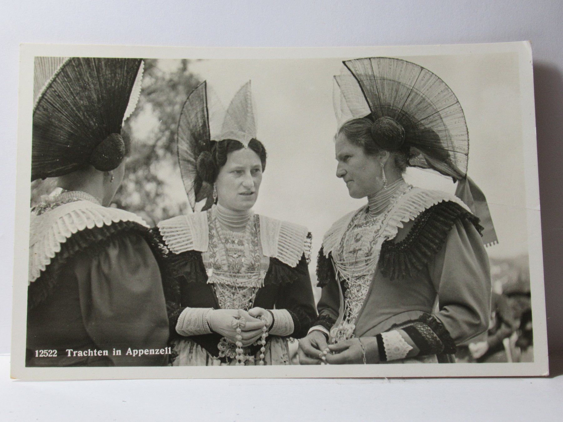 Ansichtskarten: Appenzell , Trachten – Gebraucht aus Grenchen von Bluemchen1900