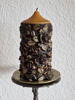 Dekorative Vintage Relief Kerze mit Rosenmuster schwarz/gold