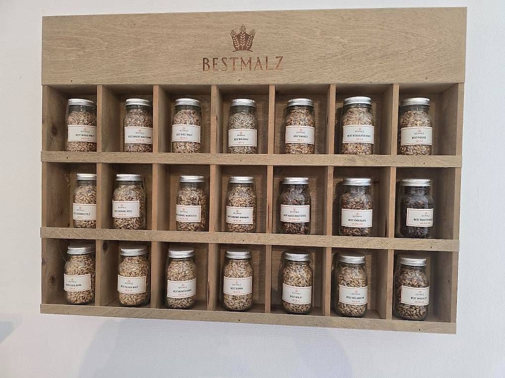 Altro in Decorazioni & Accessori: Malzdisplay Bestmalz – Usato da Rheinfelden venduto da Bernhardcompi