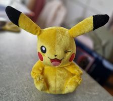 Süesses Pikachu Stofftier von Tomy - Sammlerstück!