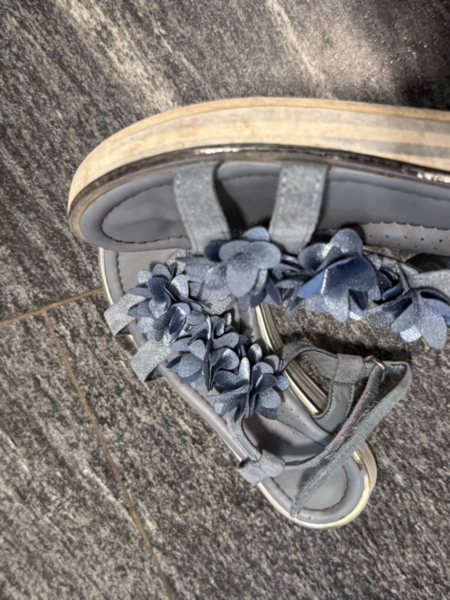 Esprit Schuhe für Mädchen: Esprit Mädchen Sandale 33 – Gebraucht aus Wädenswil von dorodi 1