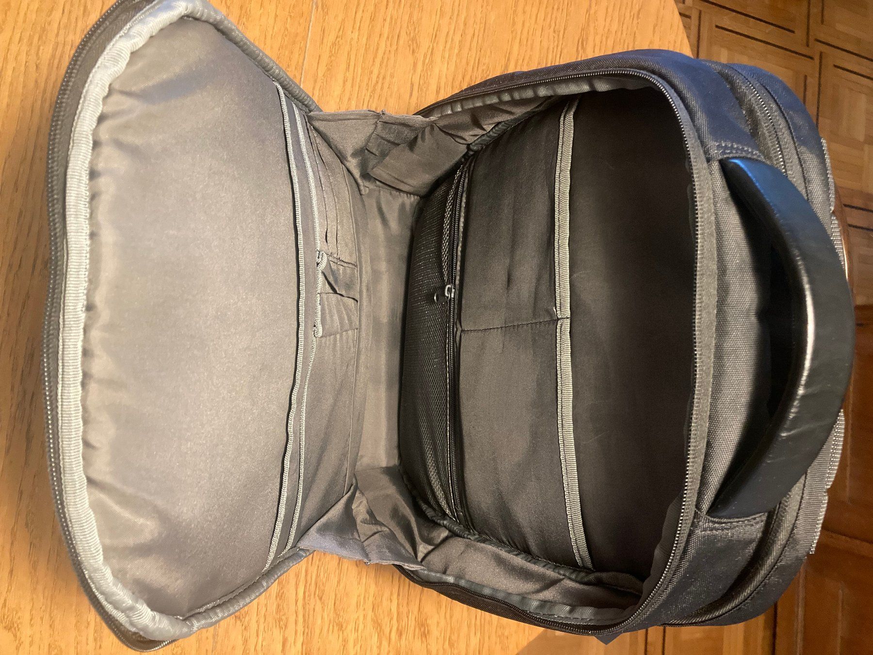 Lenovo Zaini: Sac à dos Lenovo ThinkPad Professional – Nuovo (secondo la descrizione) da Lausanne venduto da fan_y6hr 4