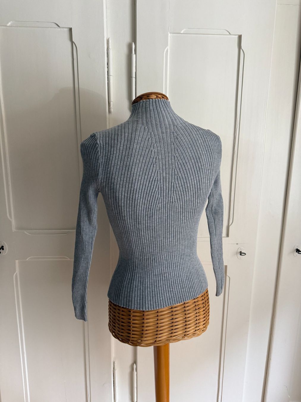 Pullover & Sweatshirts: Feinstrick Pullover hellgrau XS – Gebraucht aus Zürich von Diazaio 2