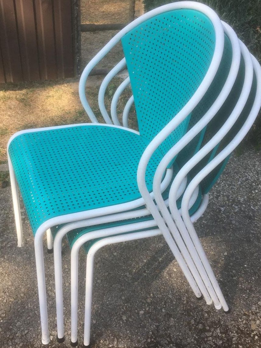 Sedie: Lot de 4 chaises empilables turquoise et blanc – Usato da St-Barthélemy VD venduto da trak98p 1