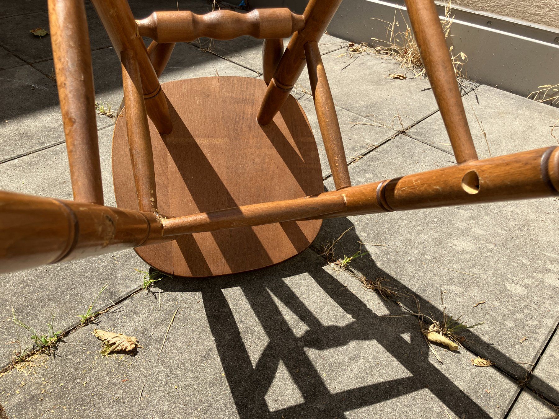 Stühle: Barhocker holz, leicht beschädigt – Defekt aus Basel von loukash 4