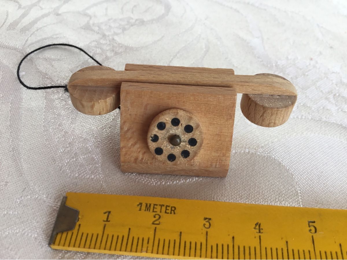 Giocattoli: Älteres Wählscheiben Telefon aus Holz – Usato da St. Gallen venduto da chamilla 1