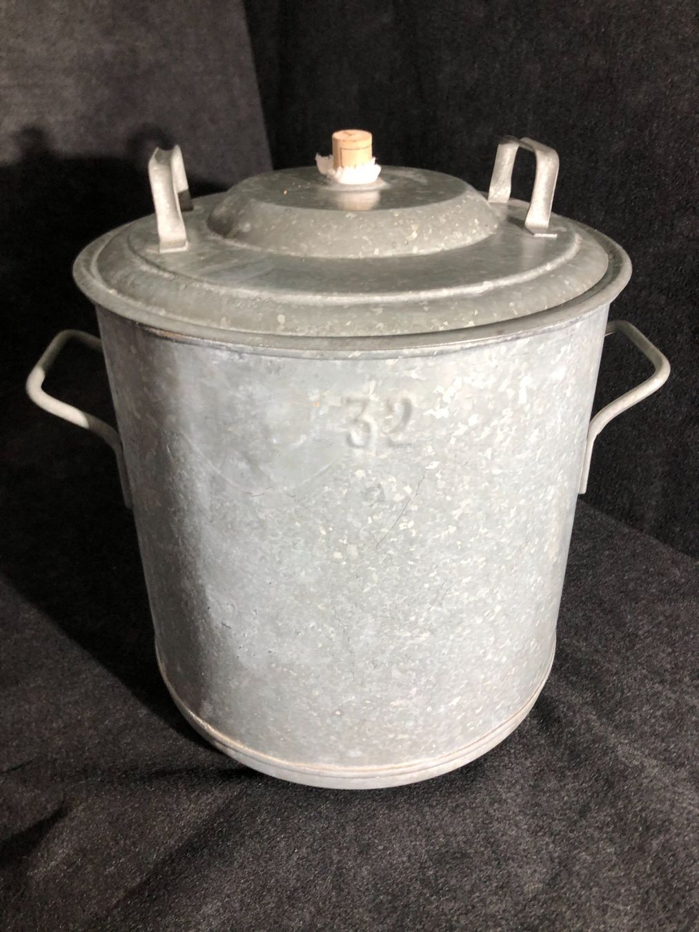 Pasti del neonato: Stérilisateur à bocaux. 36L – Usato da Saignelégier venduto da Dubois_Vintage