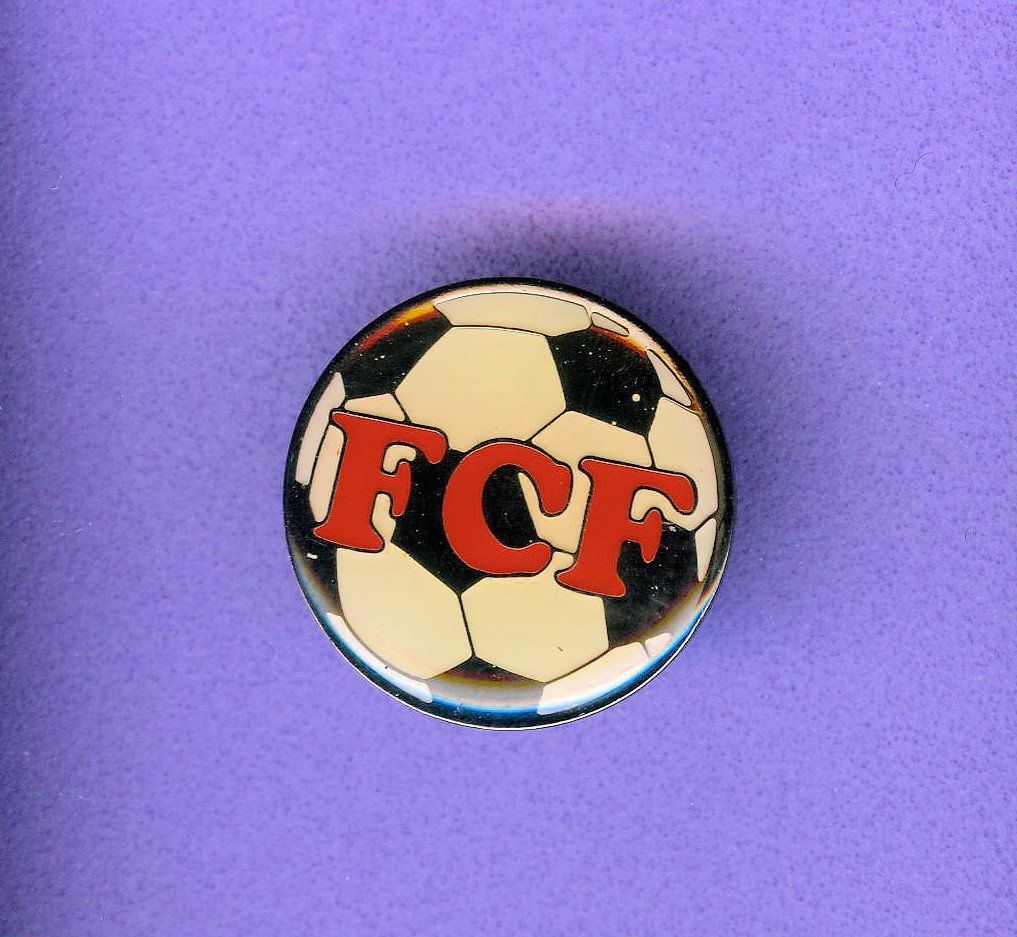 Placchette & Badge: FC F  Ball – Usato da Winterthur venduto da Sammleroase