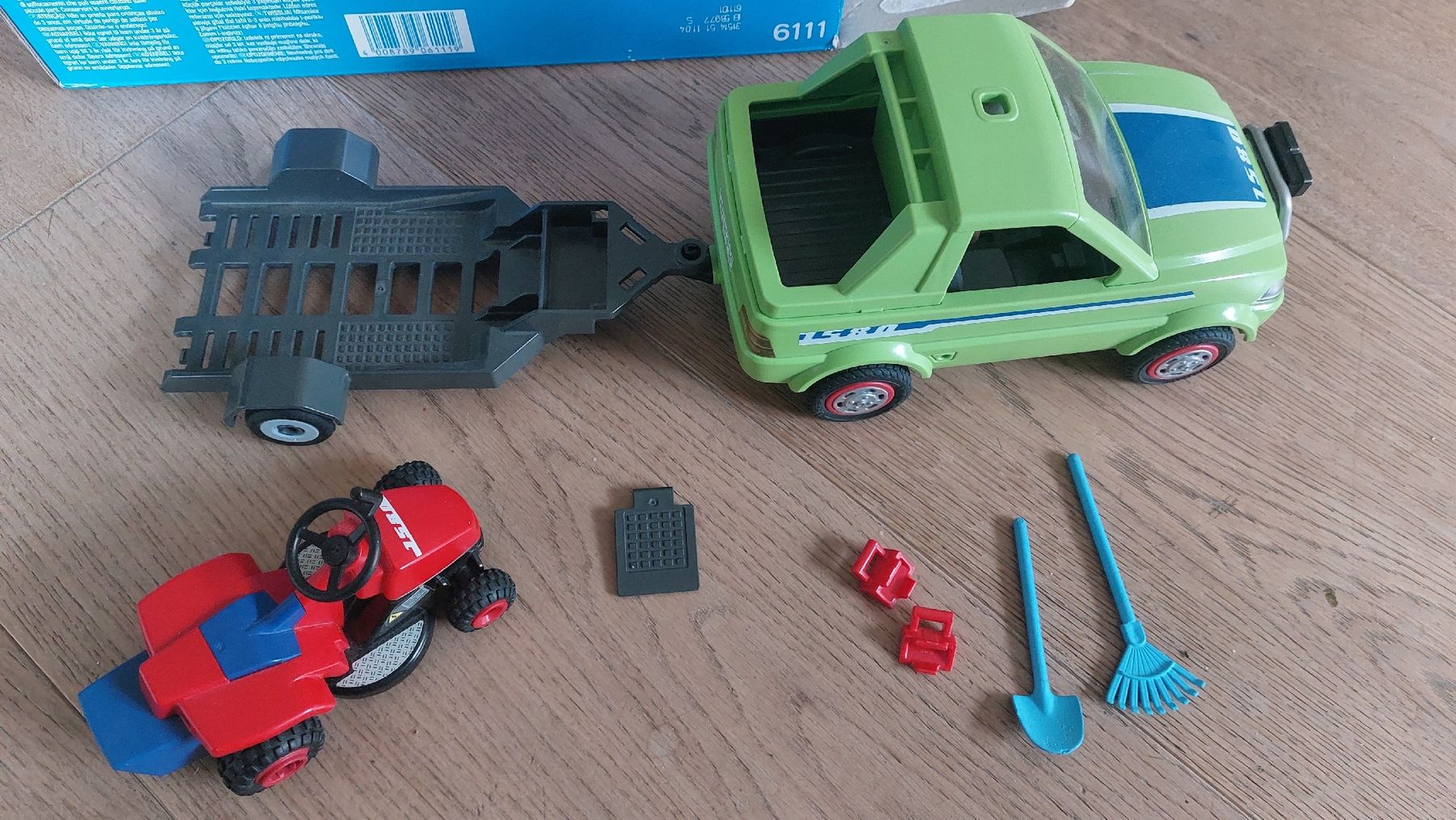 Playmobil Giocattoli: Playmobil 6111 Pick-Up mit Rasentraktor – Usato da Würenlos venduto da Ionni 2