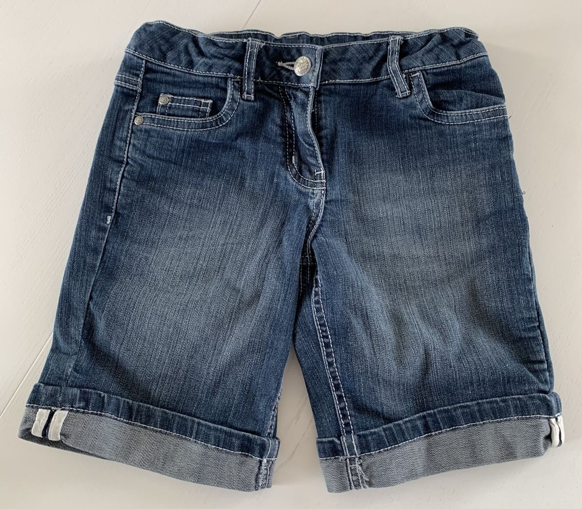 Tchibo Pantaloni: Schöne Shorts Gr. 134/140 – Usato da Hünenberg See venduto da spartakus02