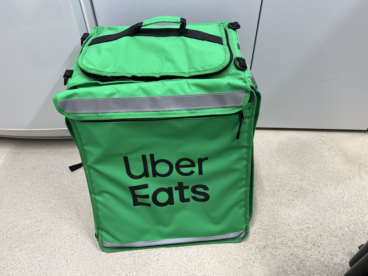 Rucksäcke: Uber Eats Rucksack – Gebraucht aus Rickenbach ZH von flavio.carnuccio