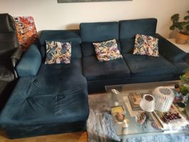 Komfortables Marineblaues Bett Sofa- ausziehbar