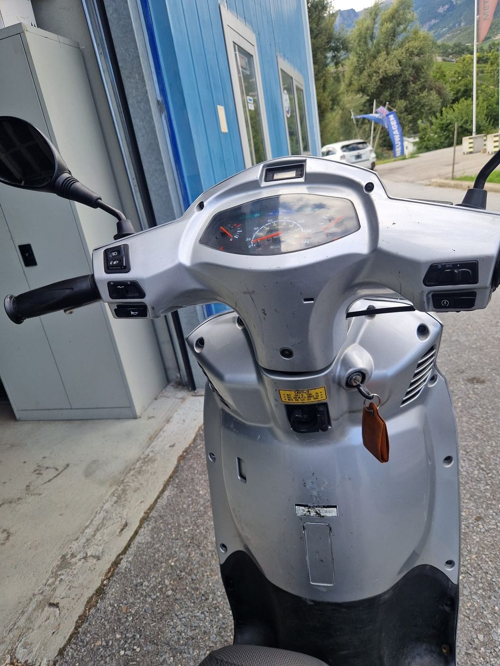 Sym Scooters: SYM HD 125 Roller, Grau Metallisiert ab MFK – D'occasion à Salgesch par Vintageswitzerland 4