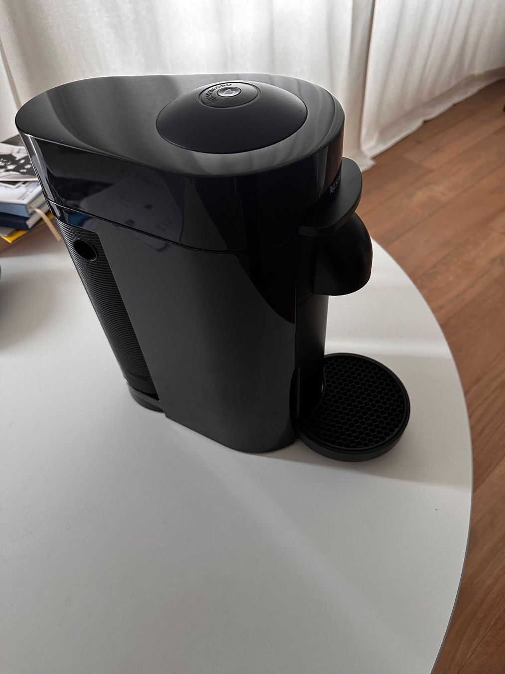 Kaffeemaschinen & Espressomaschinen: Nespresso Vertuo Machine – Gebraucht aus Zürich von suiram1 1