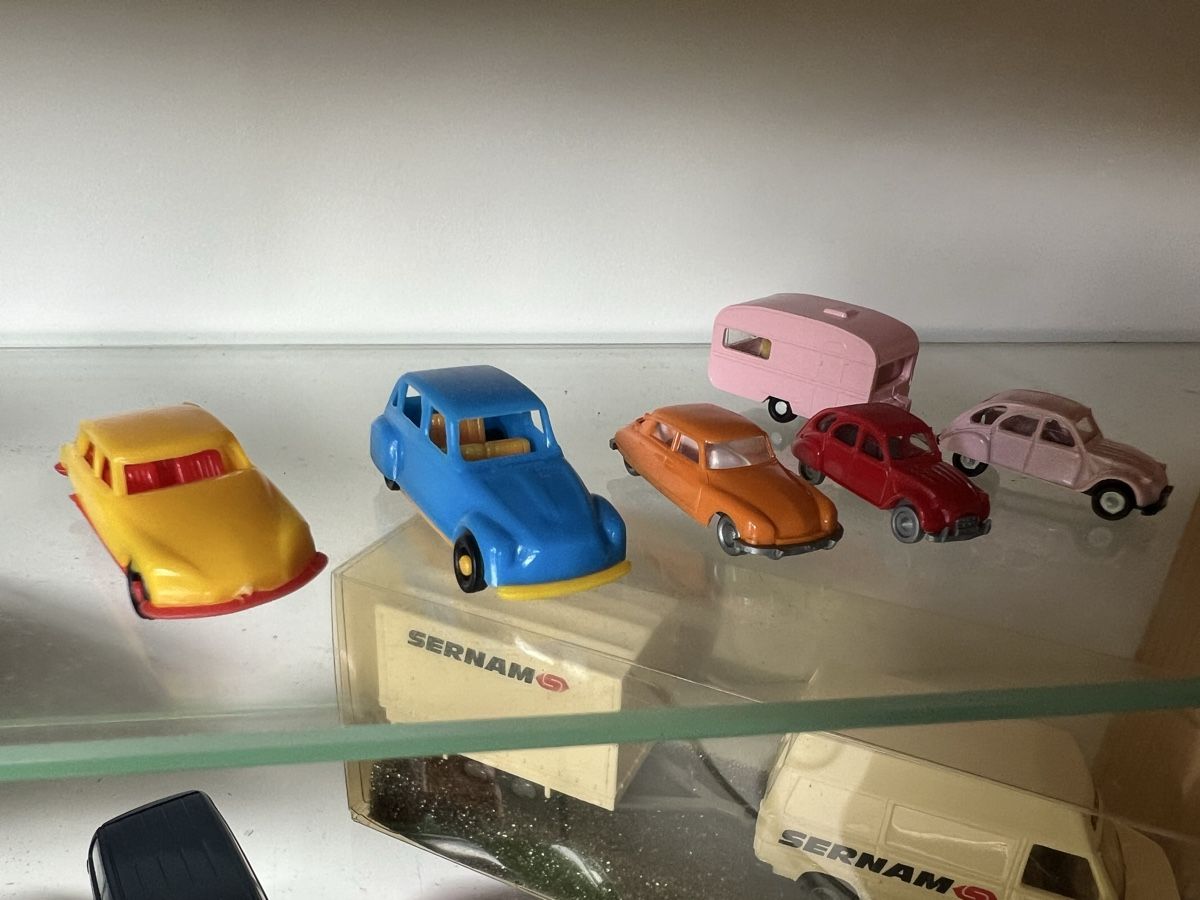 Citroën Voitures modèles: Citroen Modellautos mit Vitrine – Neuf (Voir description) à Zürich par 1level 4