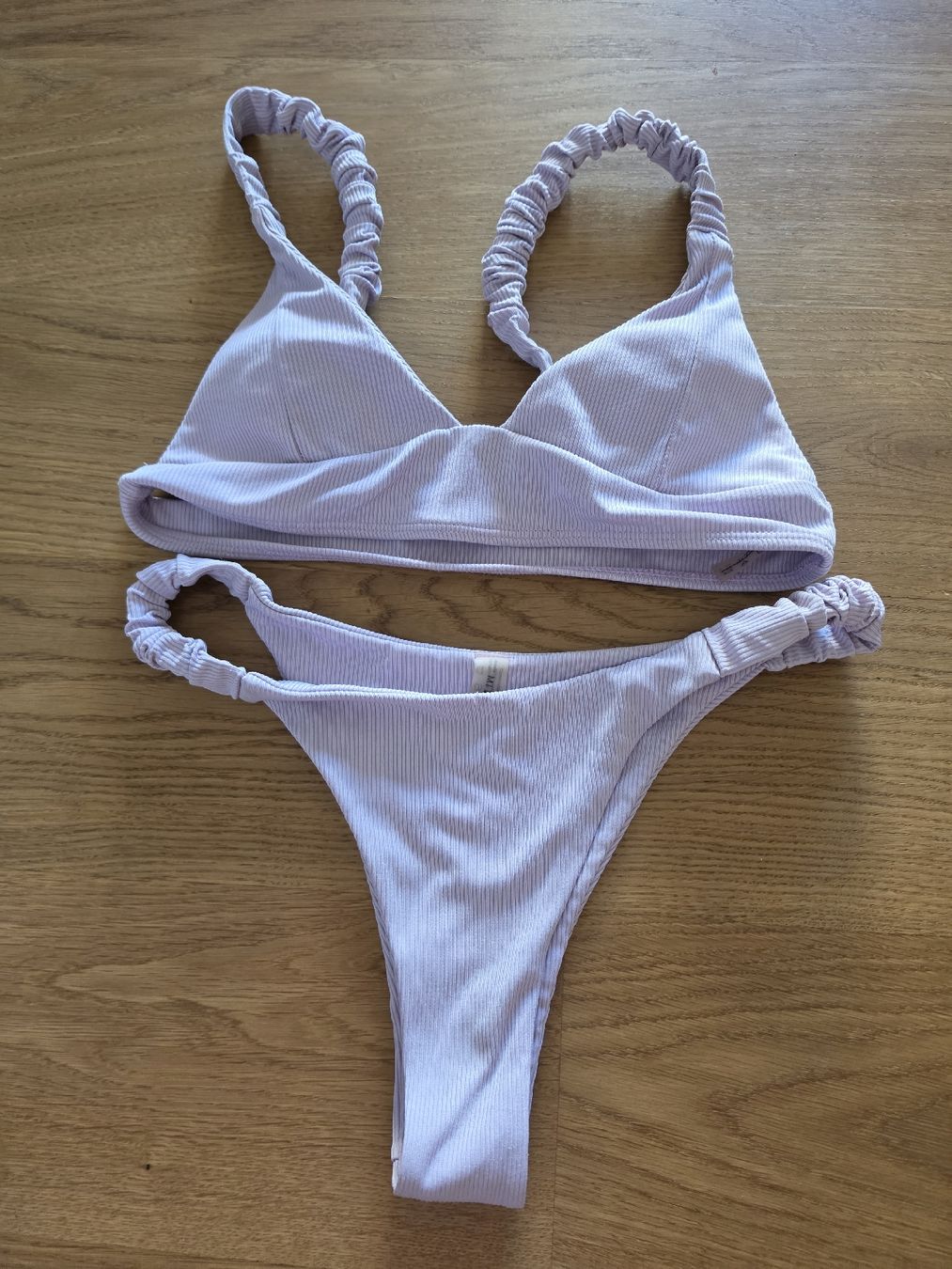 Badekleider & Bikinis: Bikini gerippt fliederfarben Grösse 38  – Gebraucht aus Luzern von oli_6x2r