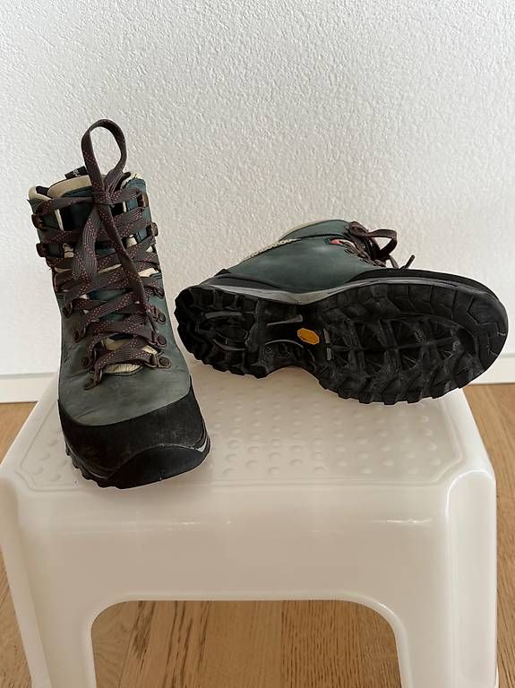 Chaussures femmes: Chaussures de marche – D'occasion à Boudry par Manu256_ 2