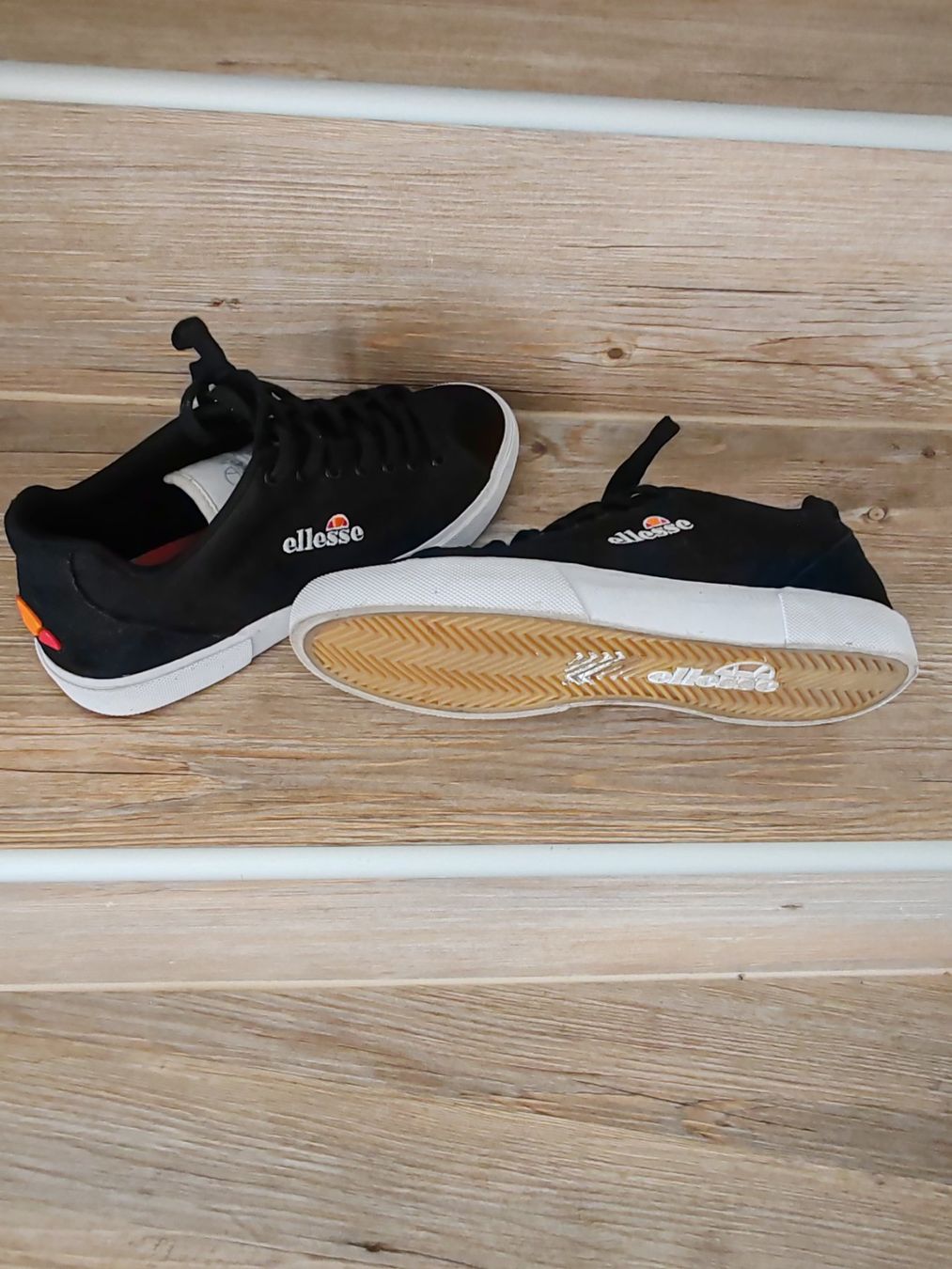 Ellesse Scarpe da donna: Neuwertige ellesse Sneakers – Nuovo (secondo la descrizione) da Egnach venduto da bgdo26 5