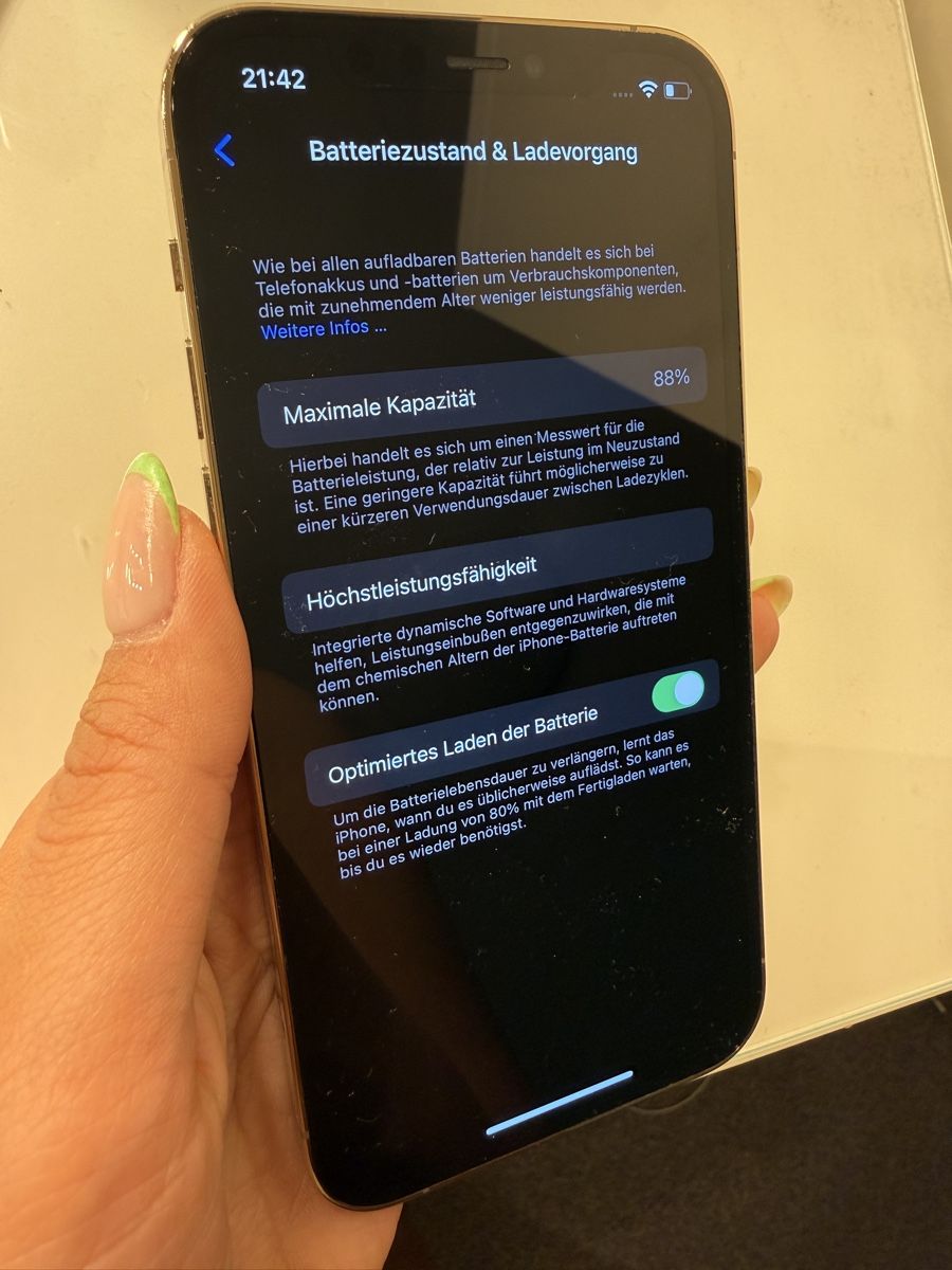 Apple Telefoni cellulari / Smartphones: iPhone 12 Pro 128GB Gold – Usato da St. Gallen venduto da azra_sadikov 7