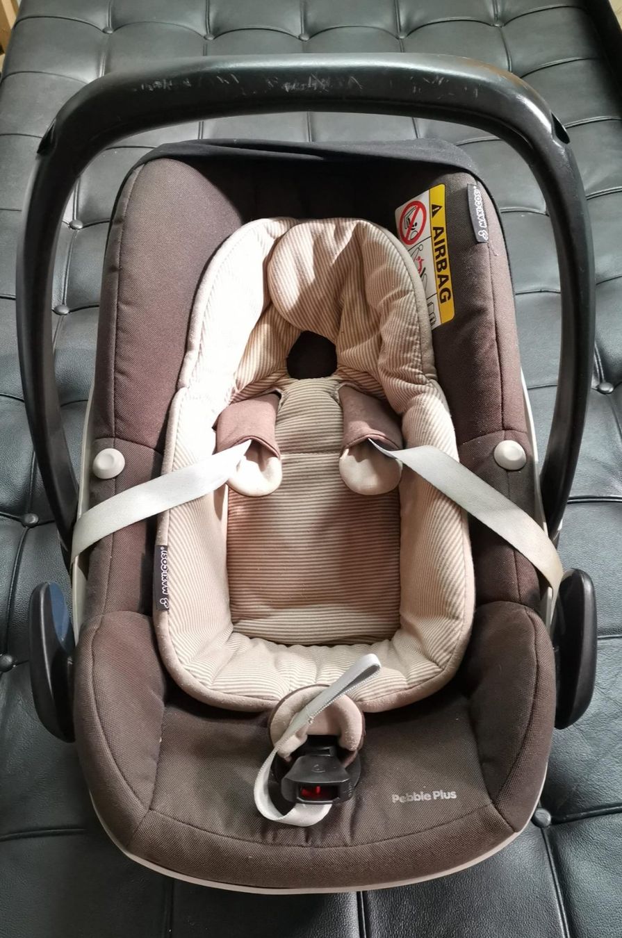 Seggiolini per auto: Maxi-Cosi Pebble Plus mit Station – Usato da Pieterlen venduto da schlupsi01
