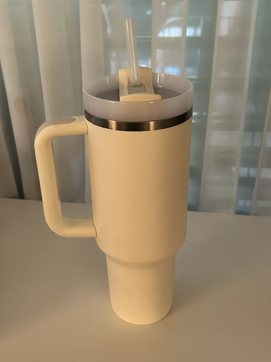 Stanley Borracce & Thermos: Stanley Becher mit Henkel und Strohhalm – Nuovo (secondo la descrizione) da Wädenswil venduto da kha_n27q 2