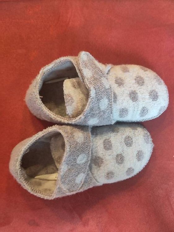 Chaussures garçon: Hausschuhe nanga Grösse 30 – D'occasion à Römerswil LU par schoni