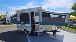 A vendre Thor Dutchmen 1003 Pop-Up Trailer, avec store