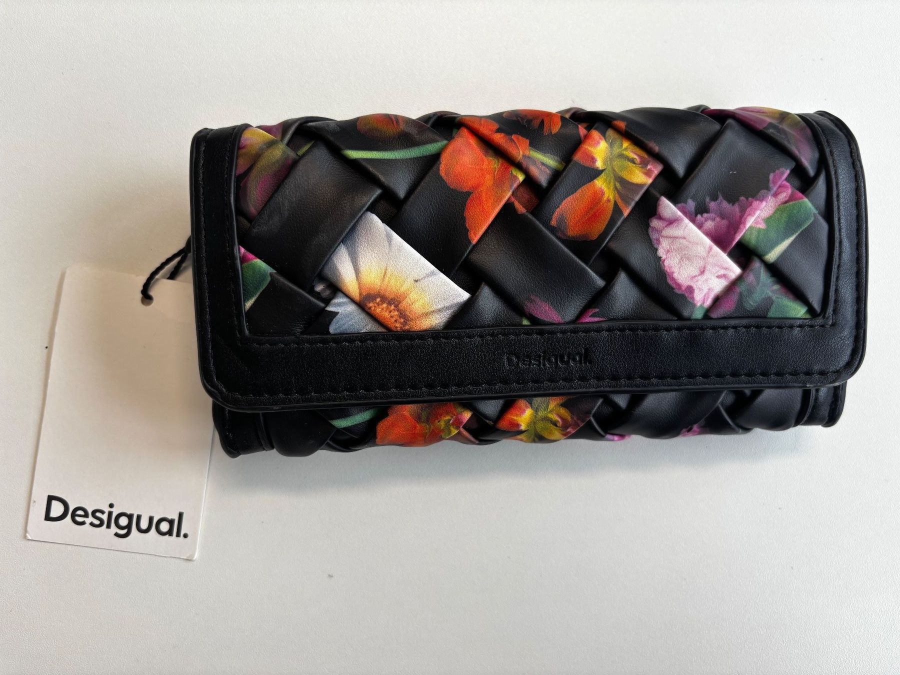 Desigual Portamonete: Portemonnaie Desigual  neu – Nuovo (secondo la descrizione) da Frauenfeld venduto da Staatsanwaltschaft