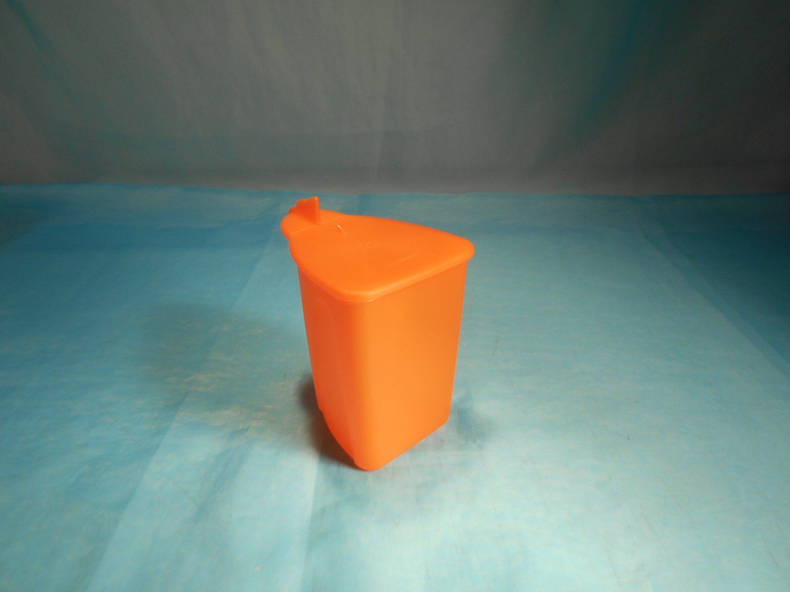 Tupperware Contenitori & Simili: Tupperware Behälter, "Junge Welle", orange – Nuovo (secondo la descrizione) da Bellach venduto da JingleCherry 1