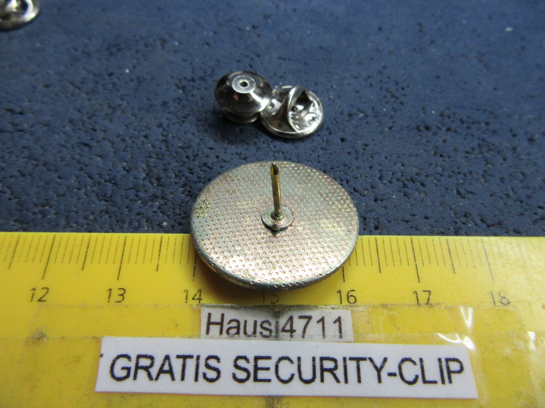Volkswagen Plaketten & Abzeichen: VW VOLKSWAGEN AUTO LOGO PIN GLASIERT mit SECURITY-CLIP GROSS – Gebraucht aus Ettingen von Hausi4711 1