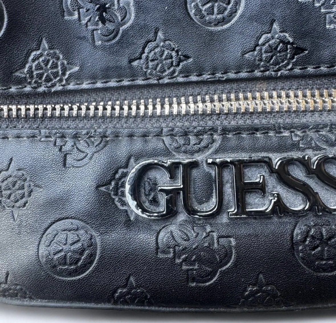 Guess Zaini: Guess mini backpack – Usato da Zug venduto da deelowdent 1