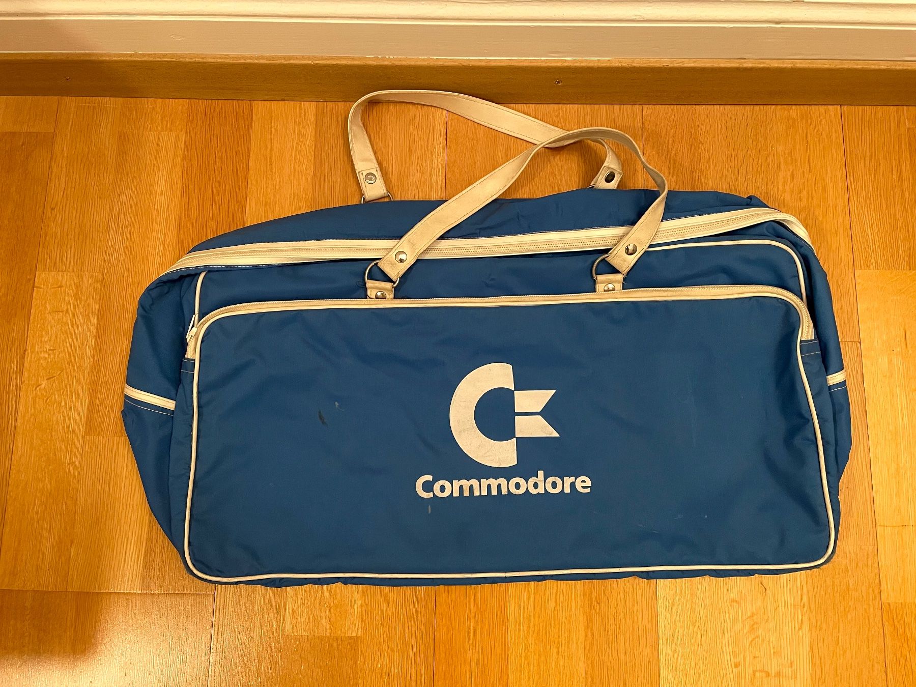 Borse: KULT - Original 80er Commodore Tasche – Usato da Zürich venduto da molok78