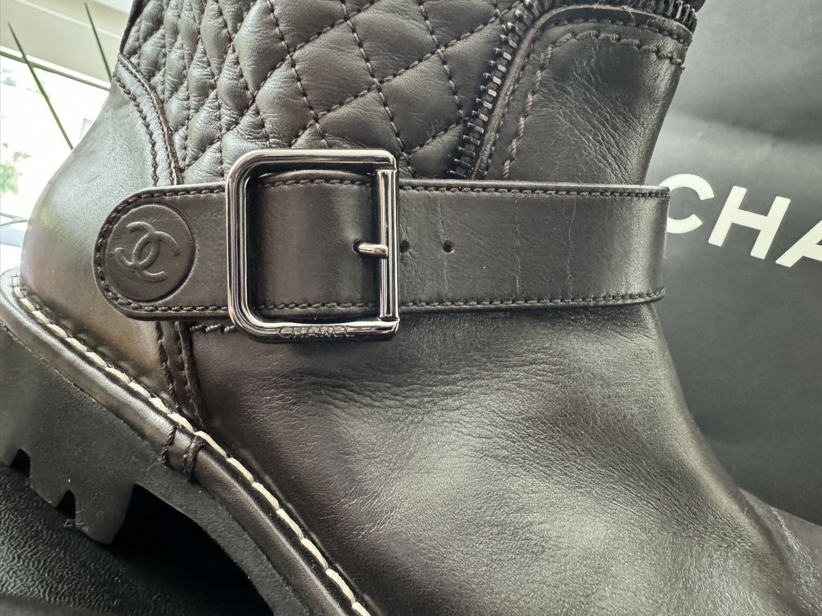 Chanel Damenschuhe: Leder Motorradstiefel n.40 – Neu (gemäss Beschreibung) aus Wallisellen von Corinne.- 2