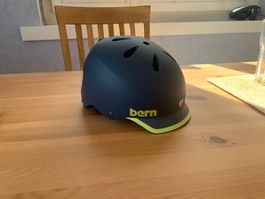 BERN Helm M (55.5–59 cm) MIPS – guter Zustand