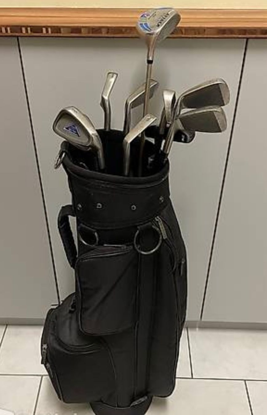 Mazze & Set: Golftasche mit Golfschläger – Usato da Basel venduto da tif_m2h6