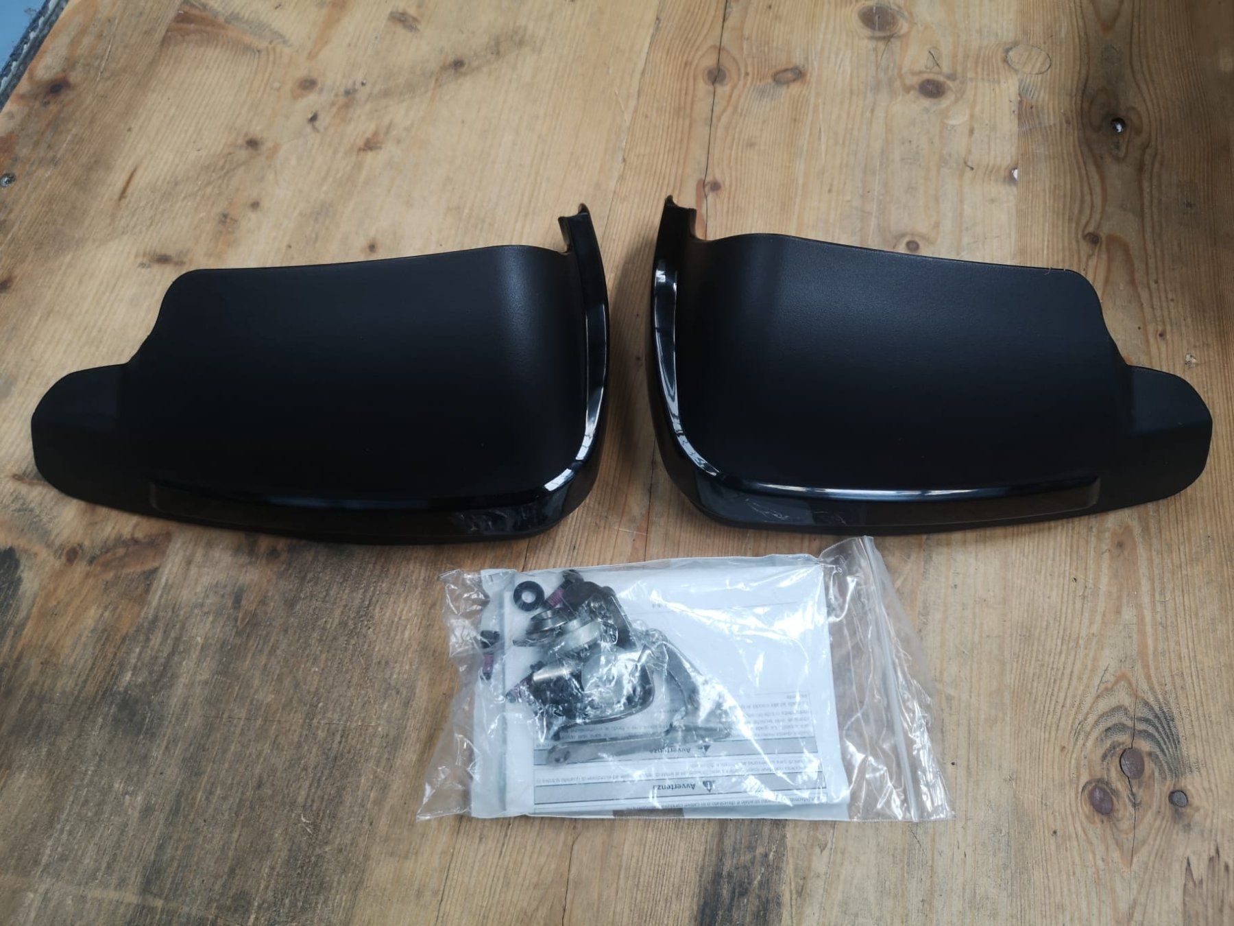 Supporti a parete: Triumph Tiger, Handschützer Kit, TA9708108 – Nuovo e nell'imballaggio originale da Kerns venduto da .Biker.