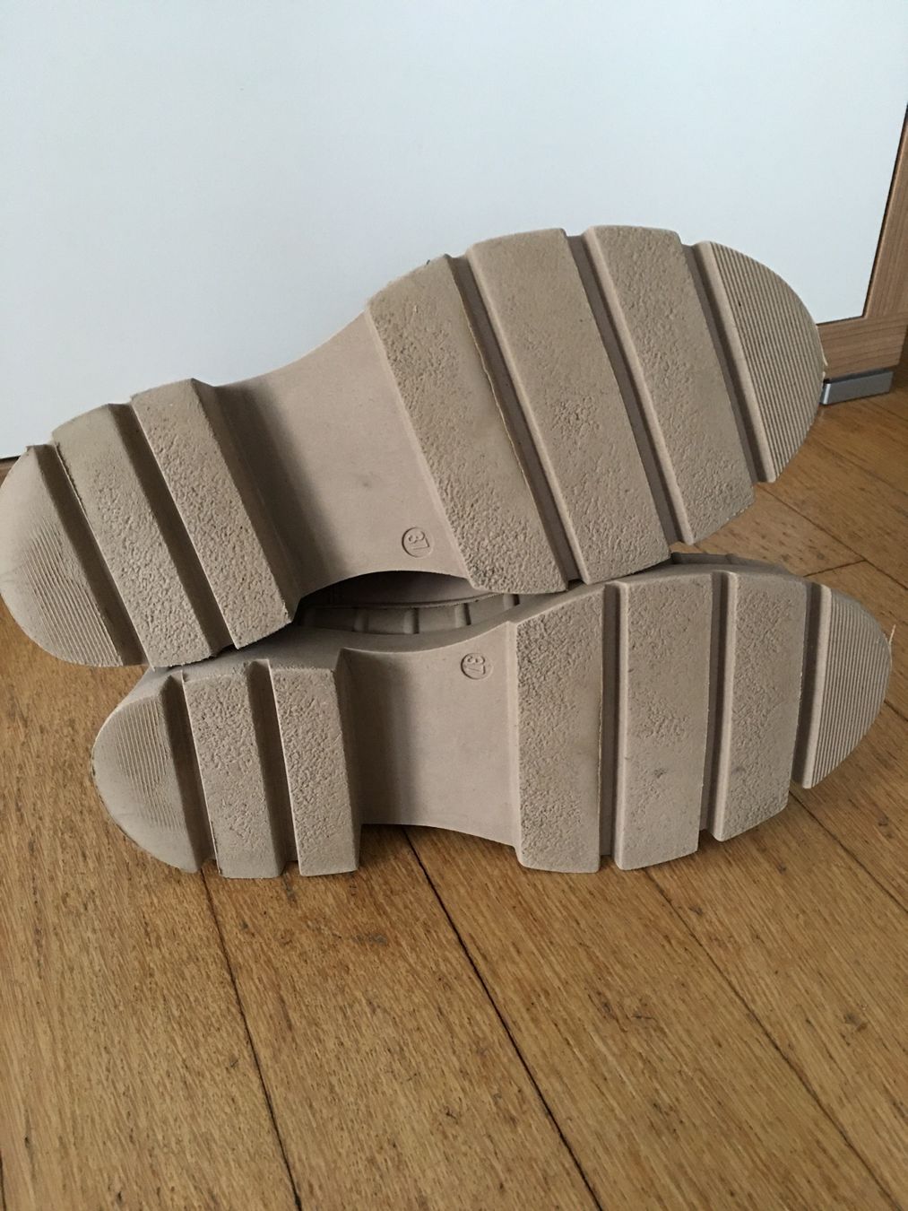 Scarpe da donna: Boots Stiefel Stiefeletten Schuhe Gr 37 – Usato da Grenchen venduto da Tirana 5