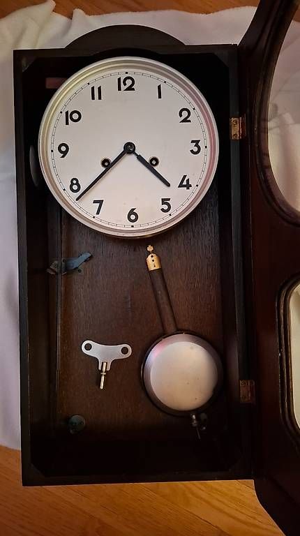 Orologi da terra & Orologi da parete: A vendre – Usato da Onex venduto da gab_b7xw 1