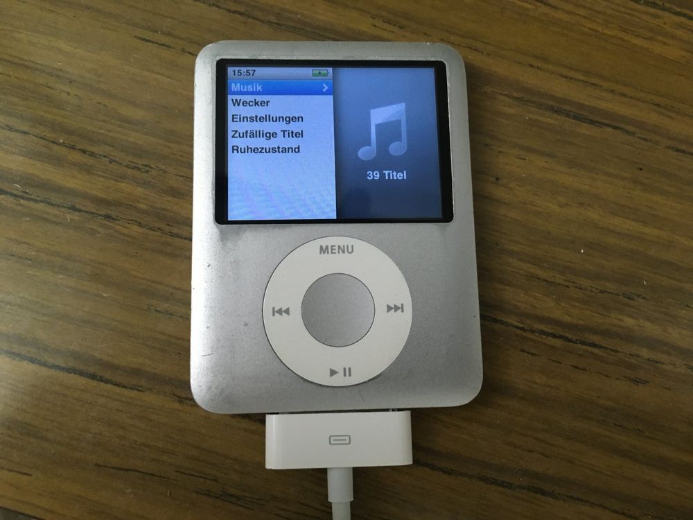 iPod nano 3, Silber, 4GB, funktionstüchtig am Strom (Gebraucht) in ...