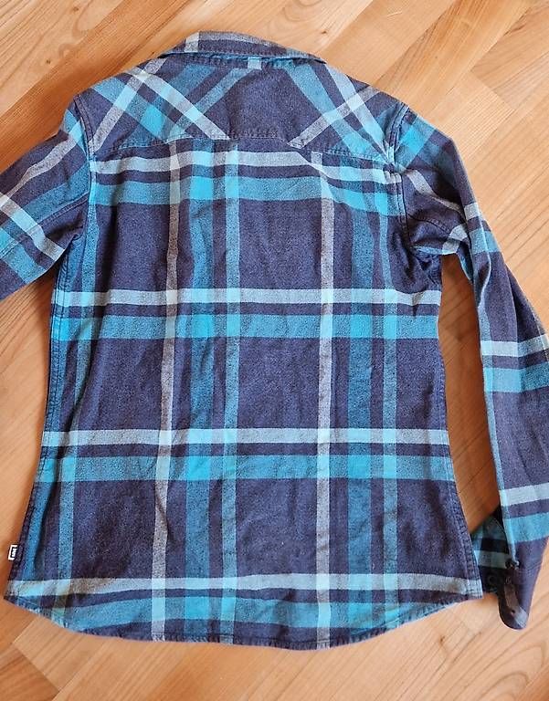 Camicette: Helly Hansen Outdoor Hemd/ Bluse in S/M – Usato da Effretikon venduto da suhini01 1