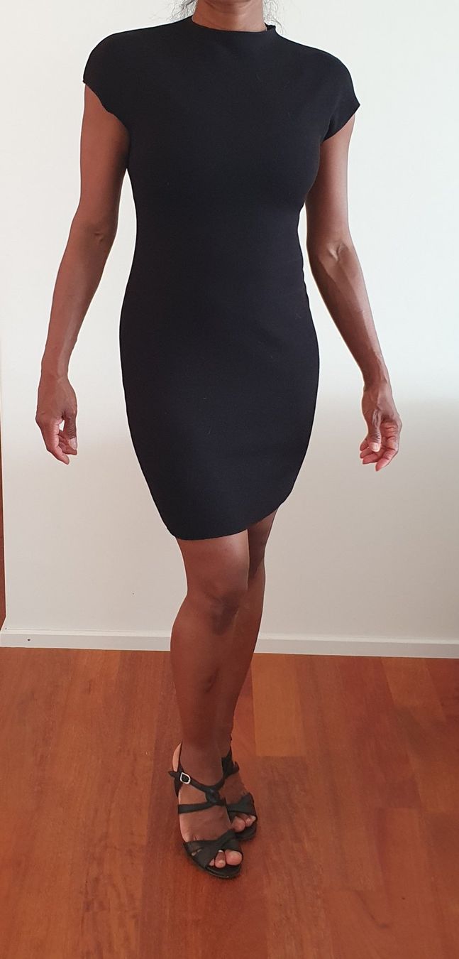 Zara Robes: Strickkleid Zara Gr. M schwarz – D'occasion à Stansstad par InStyle8