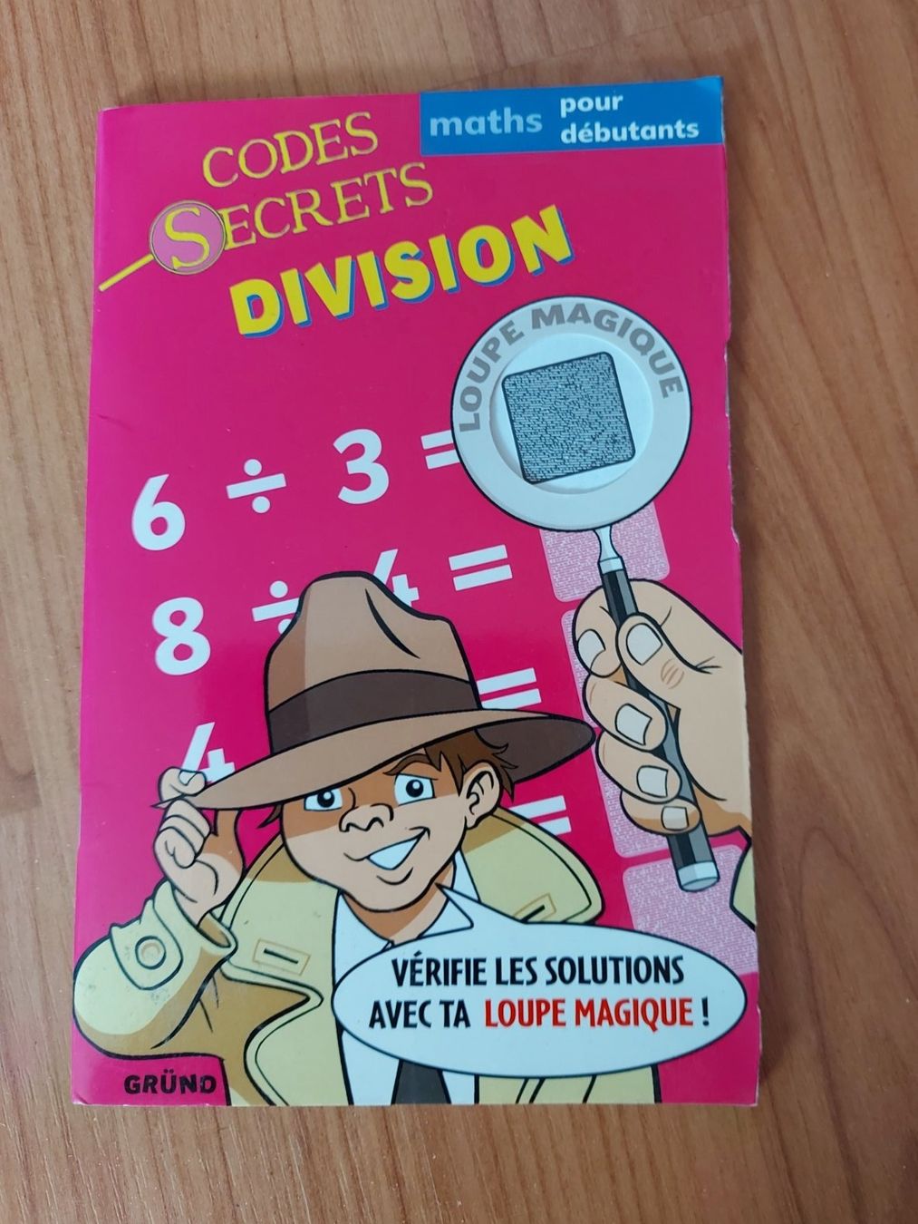 Livres: Codes secrets divisions – D'occasion à Bulle par momy