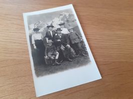 SCHWIIZER FAMILIE DAZUMAL - "Der lb. HOSEFüDLEFAMILIE" -MODE