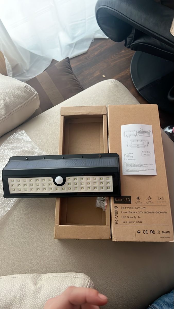 Lampade: Neue Solar LED Aussenleuchte mit Bewegungsmelder – Nuovo e nell'imballaggio originale da Sirnach venduto da tiago97