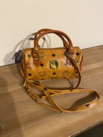 MCM Vintage Mini Boston Bag Visetos Cognac – Schulterriemen