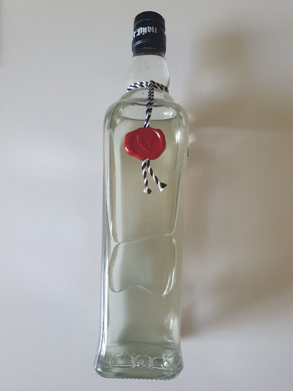 Spirituosen: Baselbieter Kirsch "Basler Dybli", 0.7 Liter – Neu und originalverpackt aus Bilten von  2